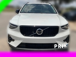 Volvo XC40 Plus B5 AWD 2026