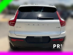 Volvo XC40 Plus B5 AWD 2026