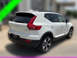 Volvo XC40 Plus B5 AWD 2026