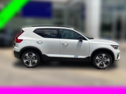 Volvo XC40 Plus B5 AWD 2026