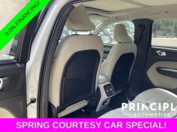 Volvo XC40 Plus B5 AWD 2026