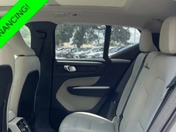 Volvo XC40 Plus B5 AWD 2026