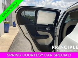 Volvo XC40 Plus B5 AWD 2026