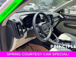 Volvo XC40 Plus B5 AWD 2026