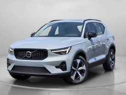 Volvo XC40 Plus B5 AWD 2026