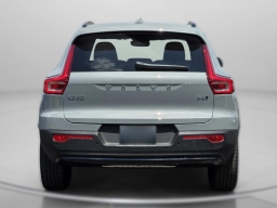 Volvo XC40 Plus B5 AWD 2026