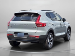 Volvo XC40 Plus B5 AWD 2026