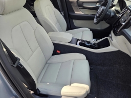 Volvo XC40 Plus B5 AWD 2026