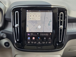 Volvo XC40 Plus B5 AWD 2026