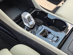 Volvo XC40 Plus B5 AWD 2026