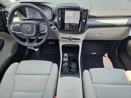 Volvo XC40 Plus B5 AWD 2026