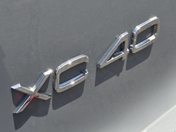 Volvo XC40 Plus B5 AWD 2026