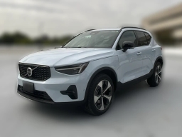Volvo XC40 Plus B5 AWD 2026