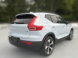 Volvo XC40 Plus B5 AWD 2026