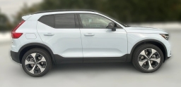 Volvo XC40 Plus B5 AWD 2026