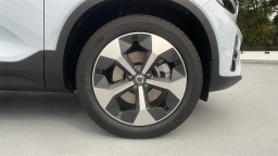 Volvo XC40 Plus B5 AWD 2026