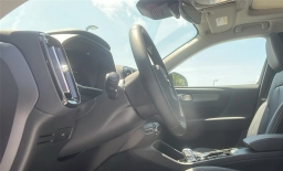 Volvo XC40 Plus B5 AWD 2026