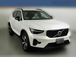 Volvo XC40 Plus B5 AWD 2026