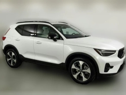 Volvo XC40 Plus B5 AWD 2026