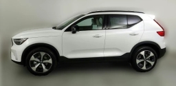 Volvo XC40 Plus B5 AWD 2026