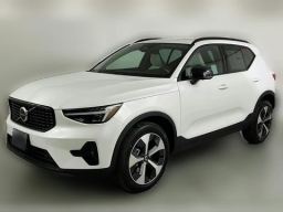 Volvo XC40 Plus B5 AWD 2026