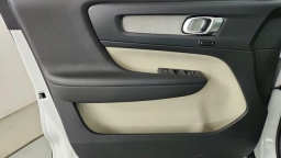 Volvo XC40 Plus B5 AWD 2026