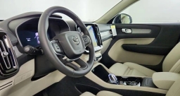 Volvo XC40 Plus B5 AWD 2026