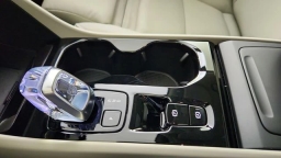 Volvo XC40 Plus B5 AWD 2026