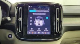 Volvo XC40 Plus B5 AWD 2026