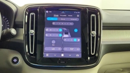 Volvo XC40 Plus B5 AWD 2026