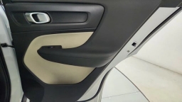 Volvo XC40 Plus B5 AWD 2026