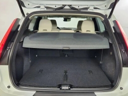 Volvo XC40 Plus B5 AWD 2026