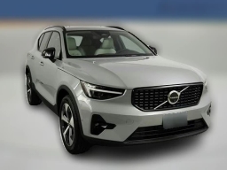 Volvo XC40 Plus B5 AWD 2026