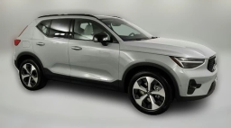 Volvo XC40 Plus B5 AWD 2026