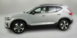 Volvo XC40 Plus B5 AWD 2026