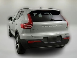 Volvo XC40 Plus B5 AWD 2026