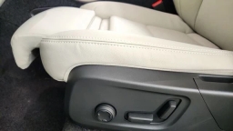 Volvo XC40 Plus B5 AWD 2026