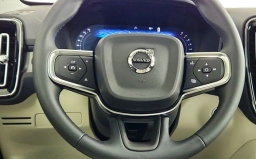 Volvo XC40 Plus B5 AWD 2026