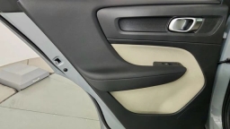 Volvo XC40 Plus B5 AWD 2026