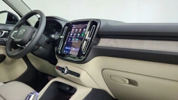 Volvo XC40 Plus B5 AWD 2026