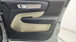 Volvo XC40 Plus B5 AWD 2026