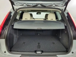 Volvo XC40 Plus B5 AWD 2026