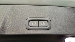 Volvo XC40 Plus B5 AWD 2026