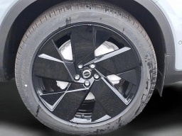 Volvo XC40 Ultra Black Edition B5 AWD 2026