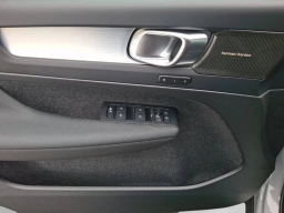 Volvo XC40 Ultra Black Edition B5 AWD 2026