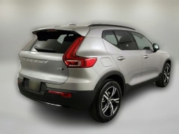 Volvo XC40 Core B5 AWD 2026