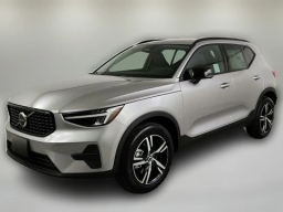 Volvo XC40 Core B5 AWD 2026