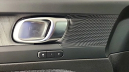 Volvo XC40 Core B5 AWD 2026