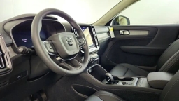 Volvo XC40 Core B5 AWD 2026