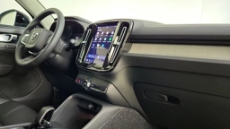 Volvo XC40 Core B5 AWD 2026